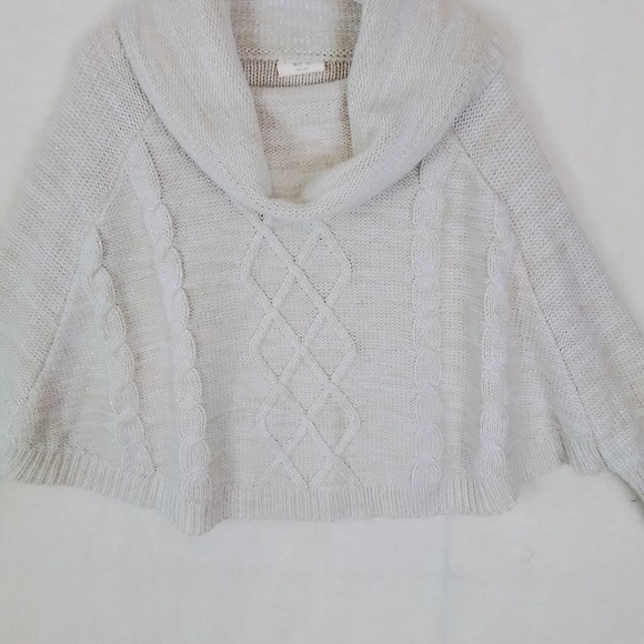 Girl's Oversized Dolman Sleeve High Waisted Knit Sweater Size Medium in Beige - Picture 5 of 10
